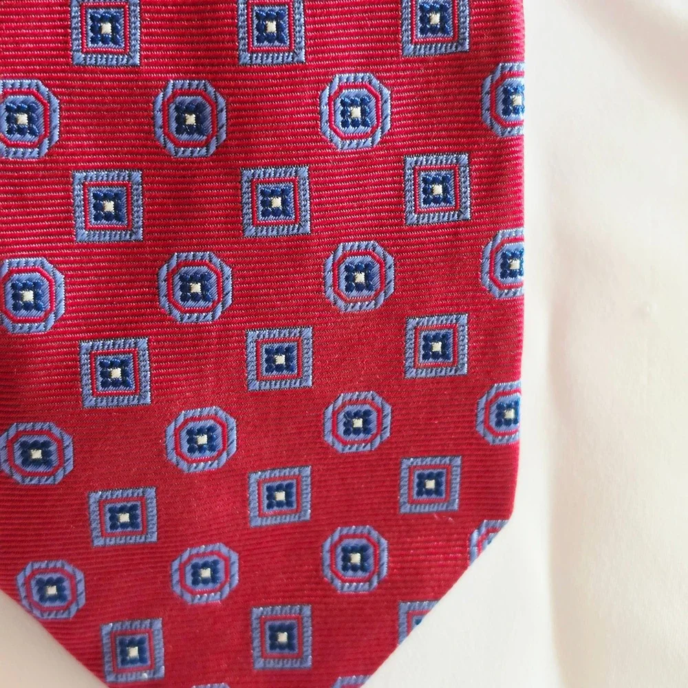 Brooks Brothers Silk Tie Mens OS Red Blue Geometric Medallion Made in USA